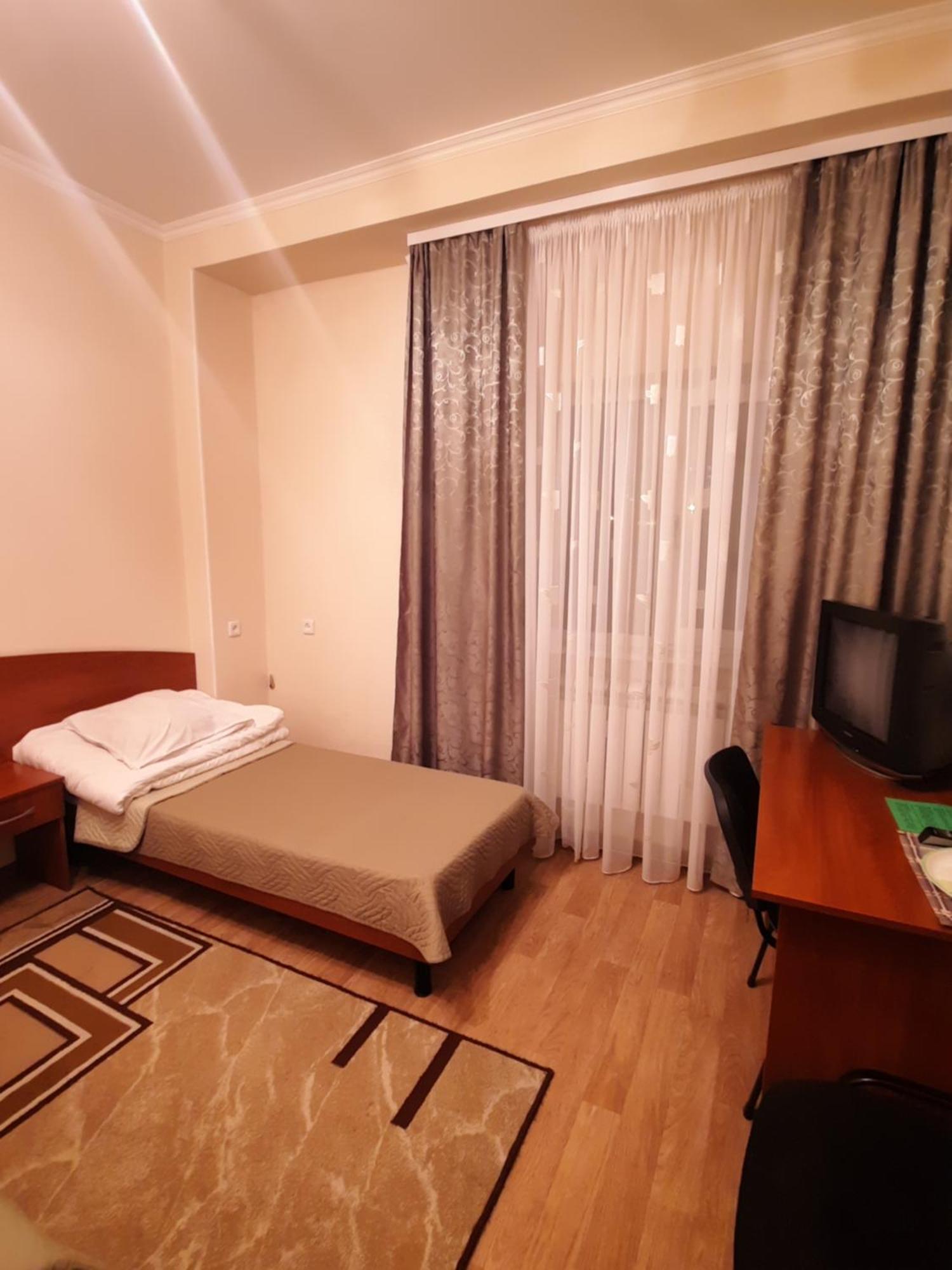 Hotel Aleksandria Carcóvia Quarto foto